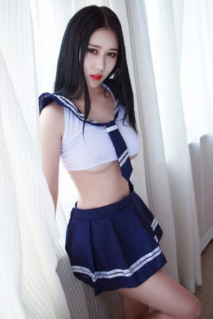带珍珠耳环的少女