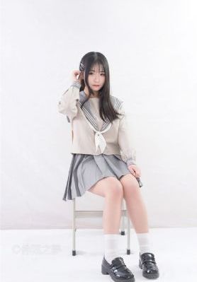 拥抱太阳的月亮