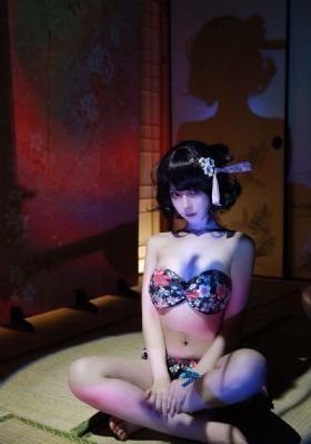 打烊后只剩两个人的沙龙免费观看