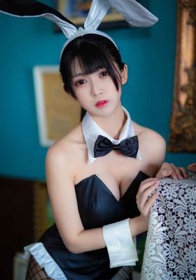 金蚕降